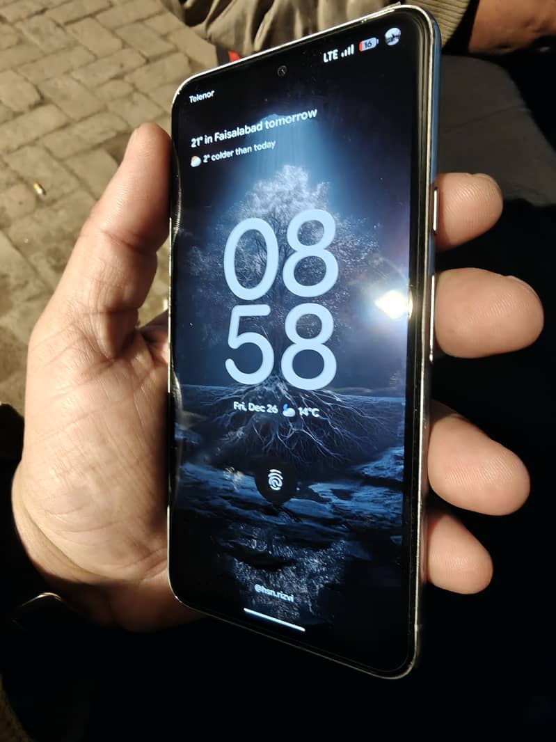 Google Pixel 8 6