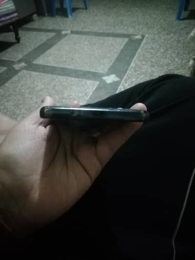 mobile MA koi masla nhi ha 332 ha 2 Sim jack ha official pta approved.