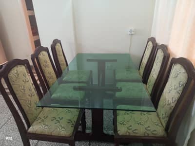 Dining table with the set of 6 chairs