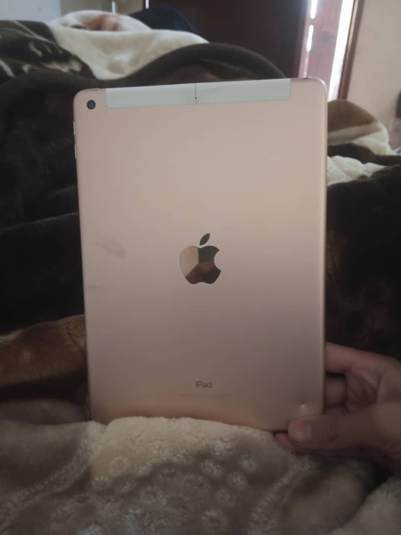 iPad . 6 Generation 1