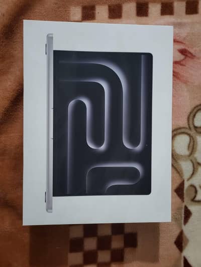 Macbook m4 pro 12/16 core  24/512 gb