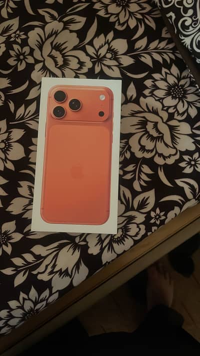 Apple iPhone 17 pro max cosmic orange