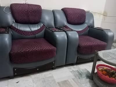 3 2 2 seater home used sofa