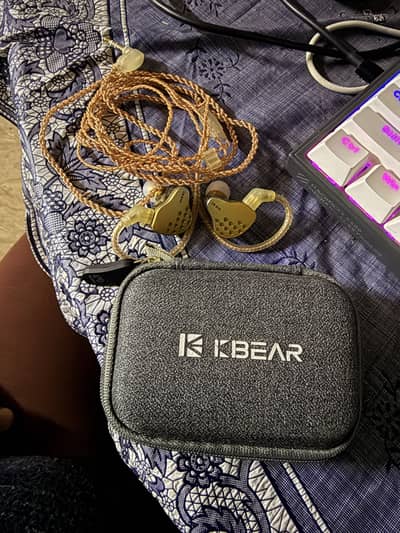 KBEAR Robin IEM