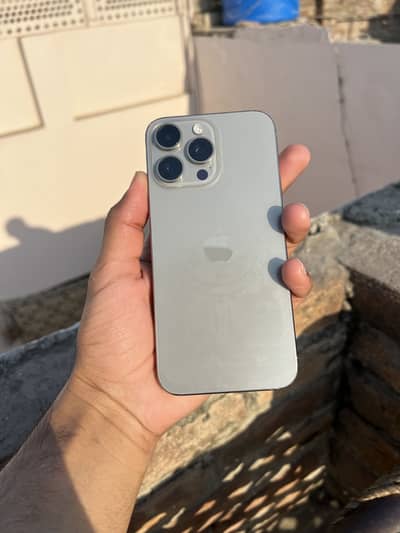 15 Pro Max (Factory Unlock)