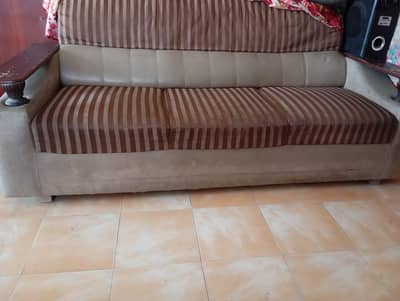 3 Seater sofa for sale - Good condition
