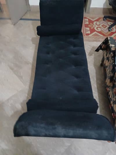 saithi sofa