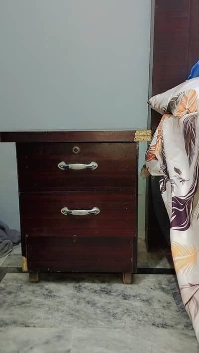 wooden bed set with 2 side tables 3 year use . fresh condition