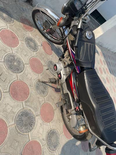 Black colour 2018 Model  125 For sale