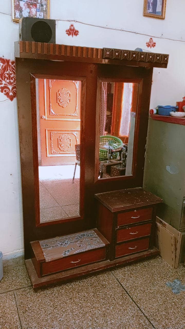 dressing table 0