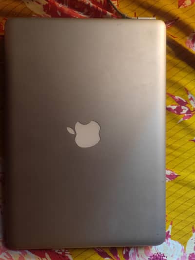 Macbook pro (13 inch) early 2011