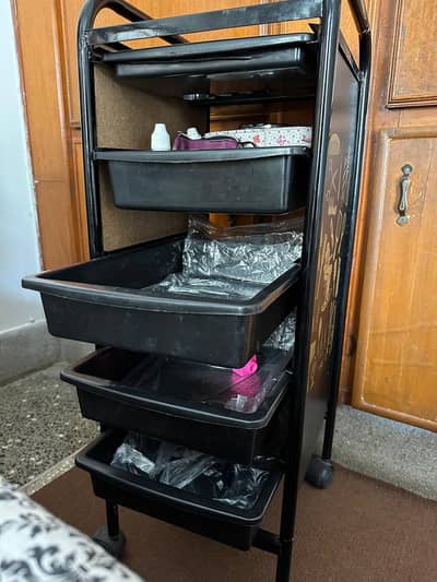 Salon trolley condition 10/10