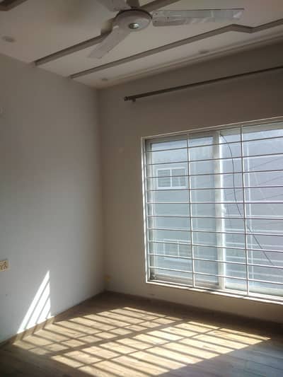 4 Marla Apartment For Bachelor'S And Family