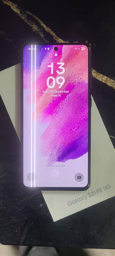 Samsung S21 FE 5G. with Box. 8/128. Good condition