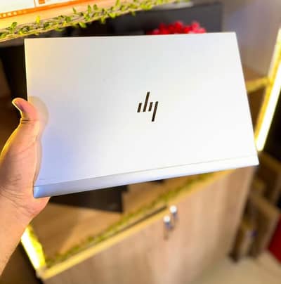 HP New Logo Core i7 8th Genration(Ram 8GB DDR4 + SSD 256GB)IPS Display