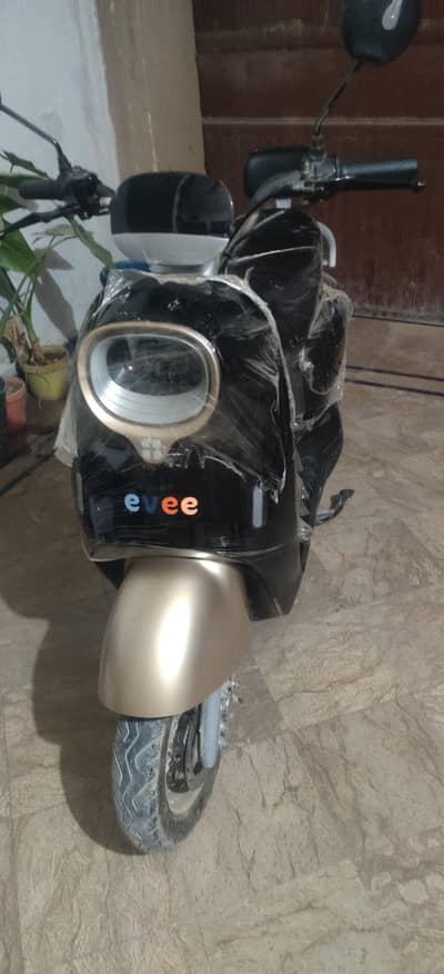 evee nisa electric scooty 25 model