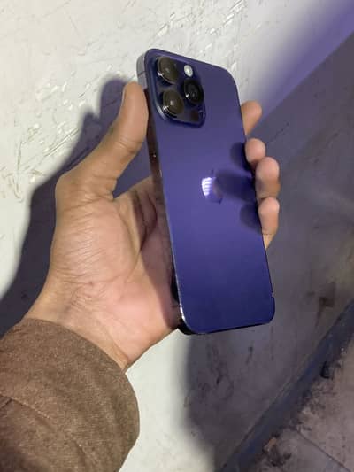 I phone 14 promax 03204015665 urgent sale
