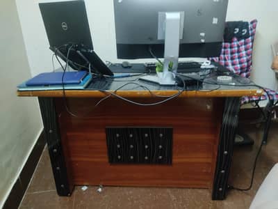 table  just like new