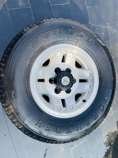 Land cruiser prado rkr 6 nuts rims and tyres