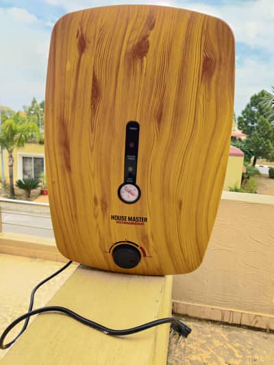 instant geyser with 25 ltr storage