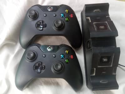 Xbox one two controller  charger do hai final price 10000