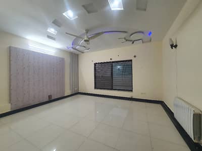 10 Marla Ground Portion