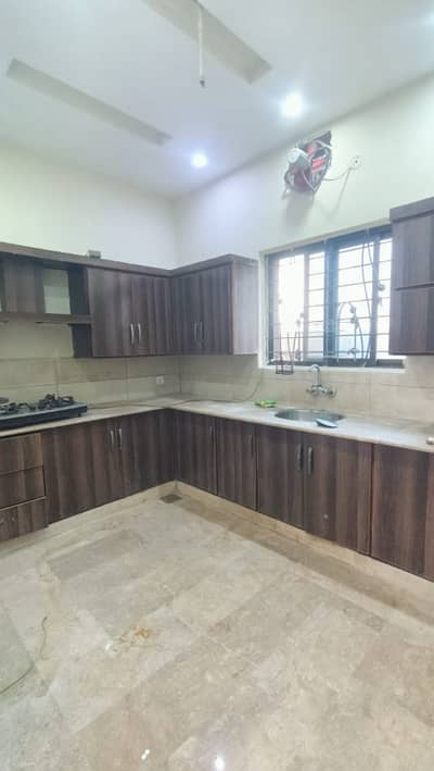 8 Marla Lower Portion Available For Rent In DHA Rahbar 11 Sector 2 Electricity Water Available