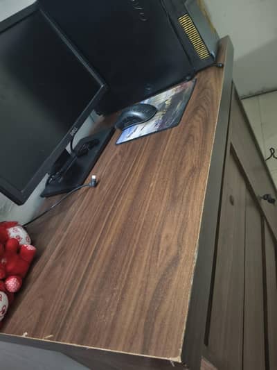 Office table For sale