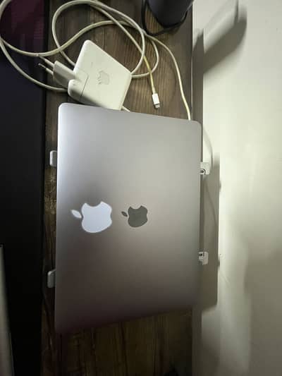 MacBook Pro 2017 (13 inches)