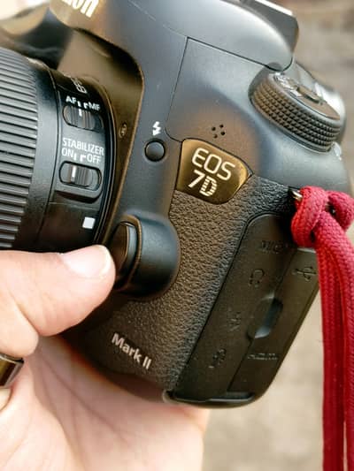 Canon EOS 7D Mark ii with box + Canon EF-S 55-250mm IS STM lens