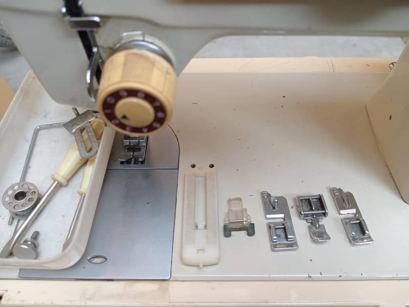 sewing machine 5