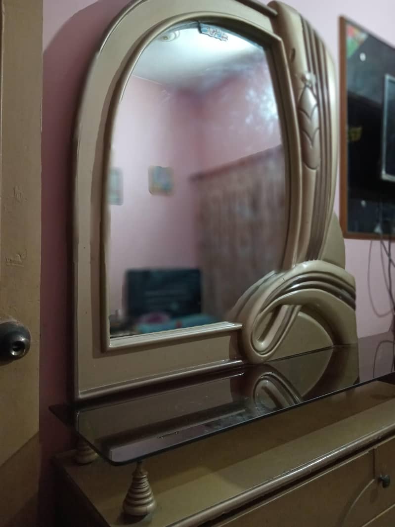 dressing table 0