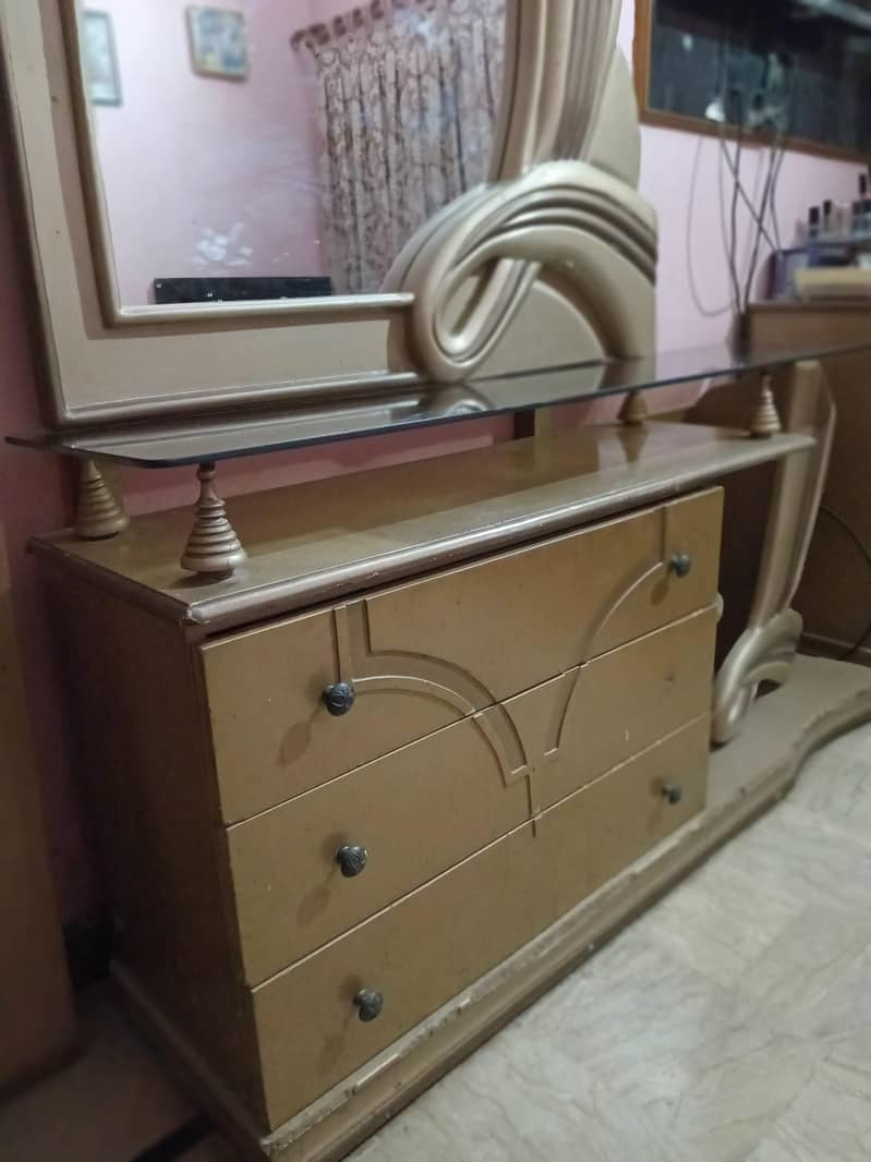 dressing table 3