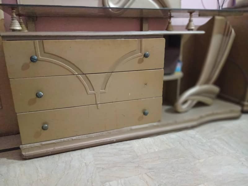 dressing table 5