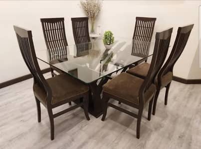GLASS TOP  6 CHAIRS DINING TABLE  (Like new)