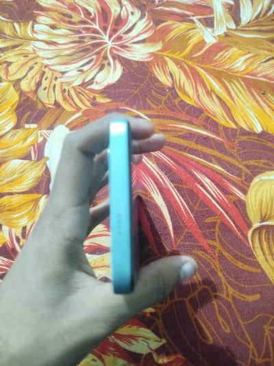 box ni hai charger mil jya gy