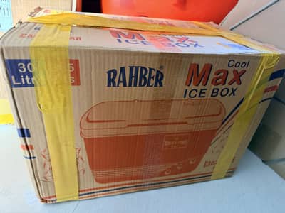 Unpacked new Ice box/cooler