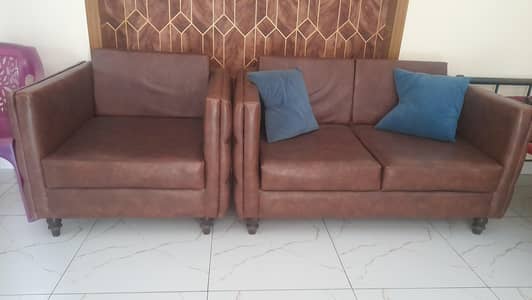 5 seater Leather Sofa in Brown