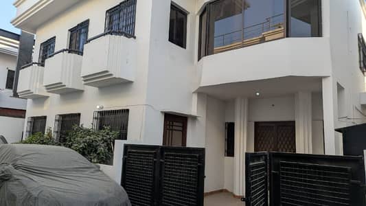 Clifton 250 Yards Bungalow For Rent Block 5