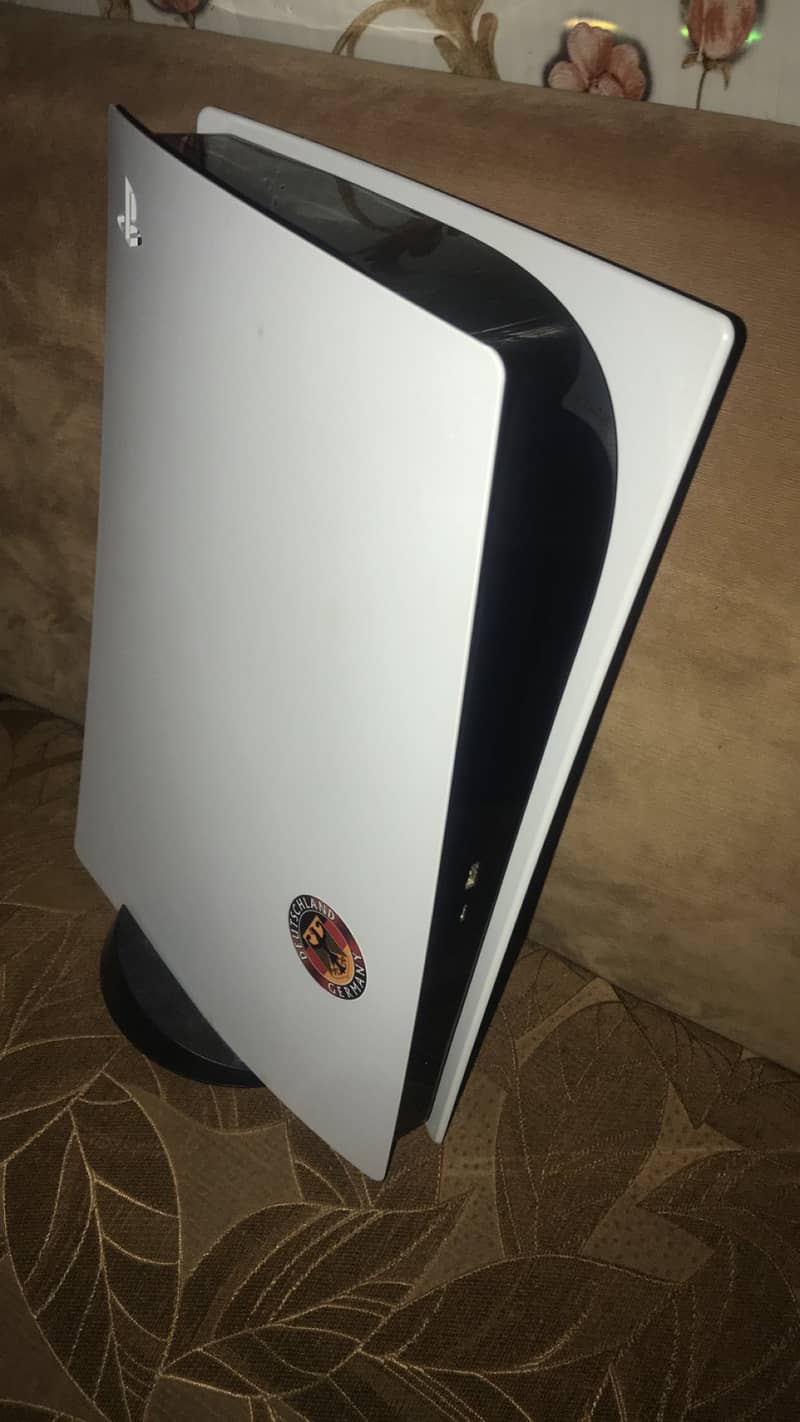 Ps5 with 2 controllers 0