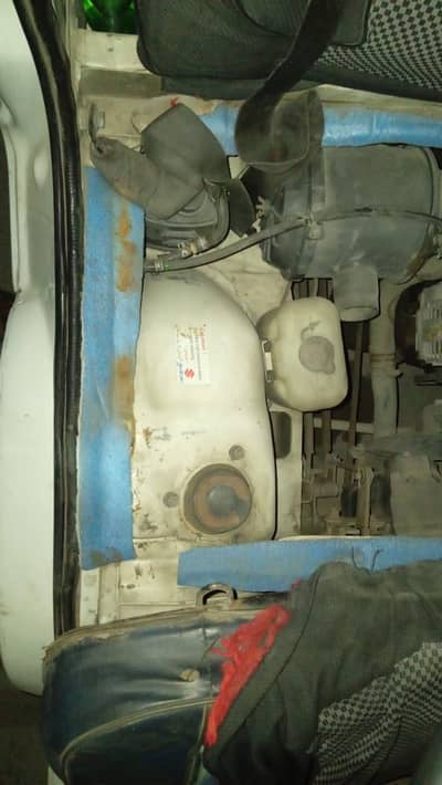 Necha necha say paint hai old red book miss hai baki sub kuch ok hai