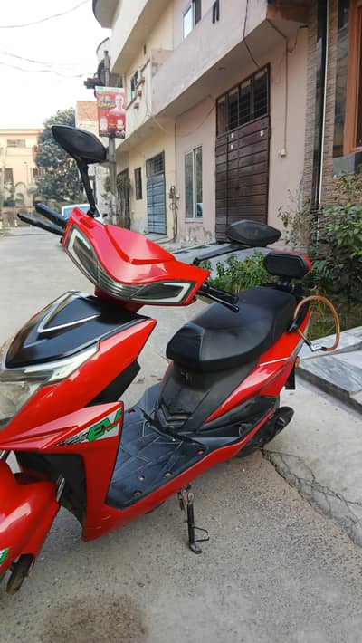 Electric scooty Brand YJ future Model no 2022 In Good condition