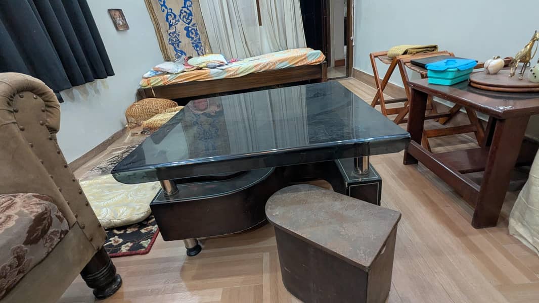 Dining table with stools space 2