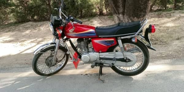 Honda 125cc model 2010 urgent for sale call+/03460421993