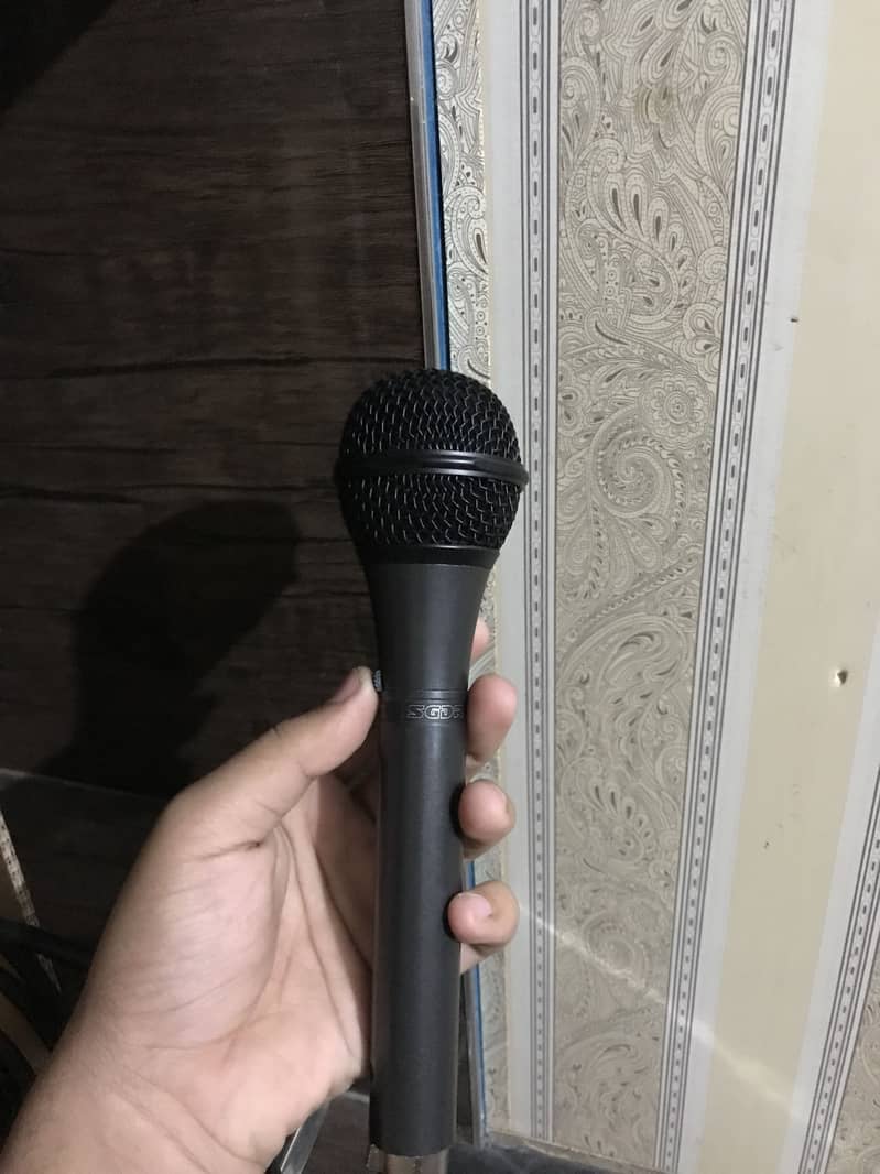 Microphone 1
