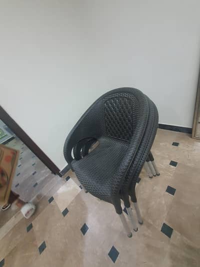 simple table chair set