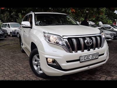 Toyota land cruiser fender right side Wala pearl white color