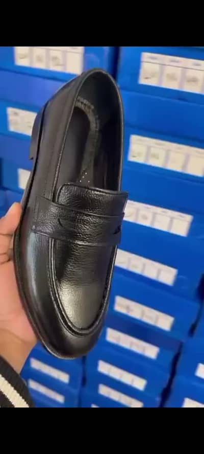 Leather shoes for Sale