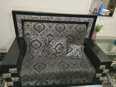 soofa set in good condition