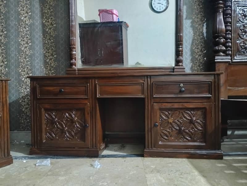 bed dressing side table 2